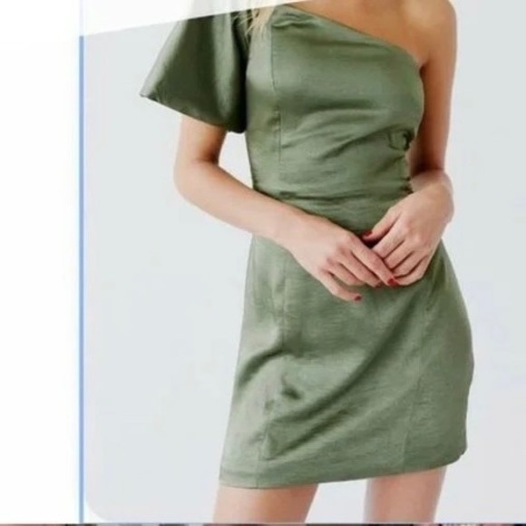 Free People Dresses & Skirts - Free People x Fame & Partners Ruffle One Shoulder Cara Mini Dress Green Sz 4
